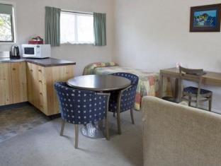 Motel Cypress Court